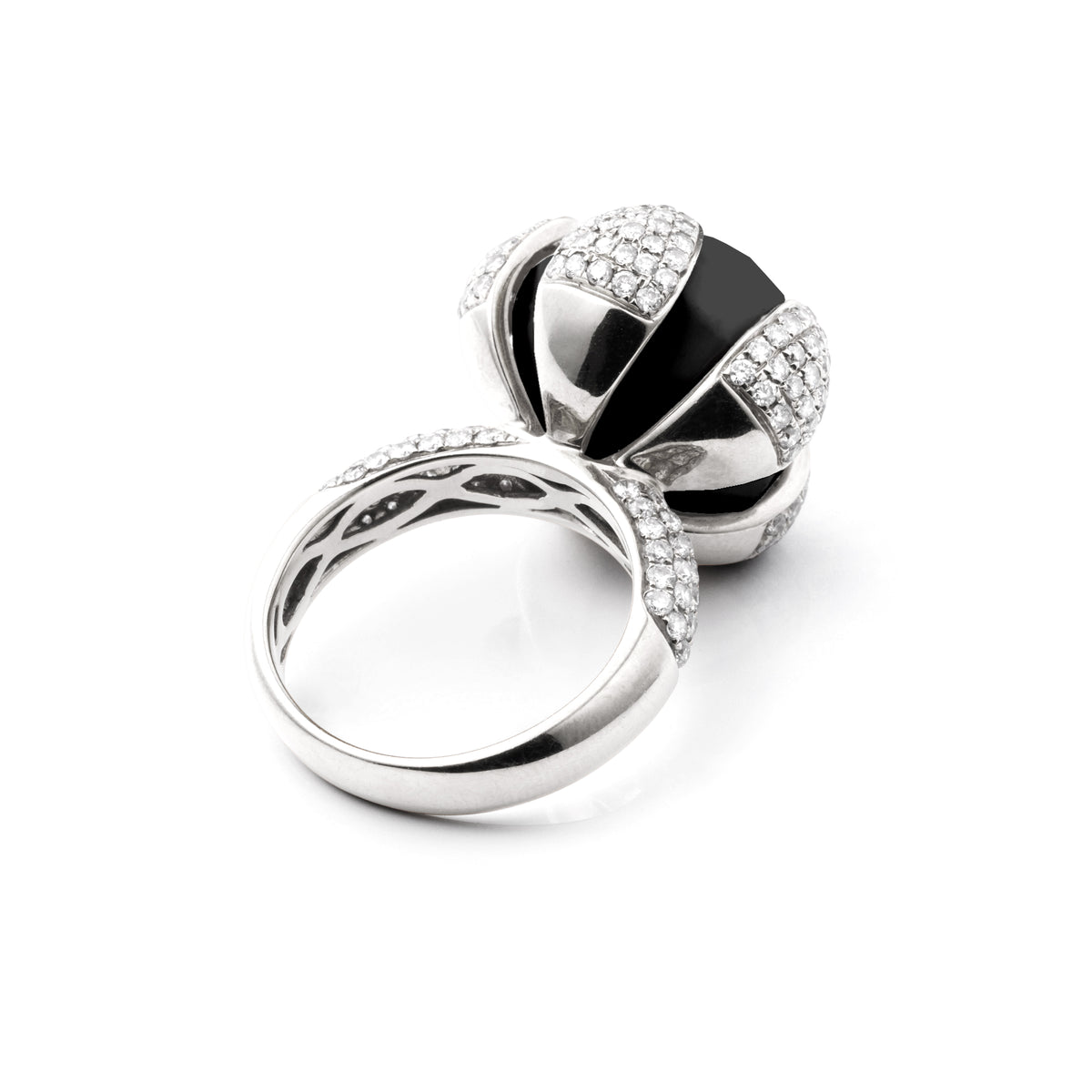Lotus But Ring (black)